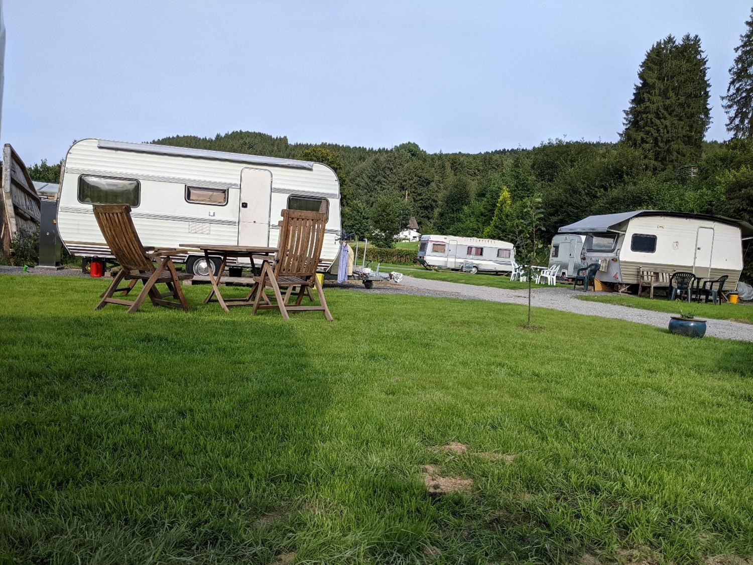 Wohnmobile auf dem Dauercamping-Platz